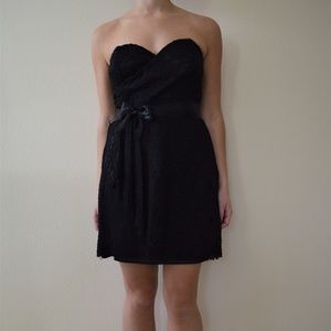 STRAPLESS LACE DRESS